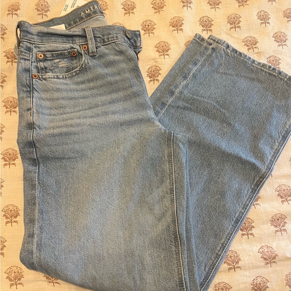 American Eagle Outfitters High Rise Strigid Womens’s Light Wash Jeans